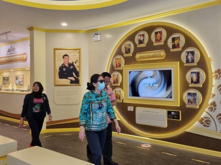 LINE_ALBUM_รับ รองเลขา กศน._๒๓๐๕๐๘_11