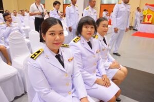 LINE_ALBUM_พิธีเจริญพระพุทธมนต์และลงนามถวายพระพ_241209_11