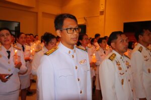 LINE_ALBUM_พิธีวางพานพุ่มและจุดเทียนถวายพระพร 28768_250730_4